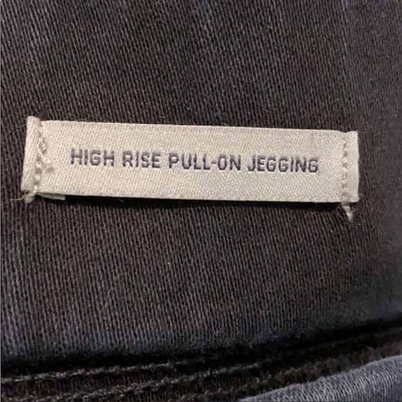 Universal Thread jeans - 2 pairs - Picture 10 of 10